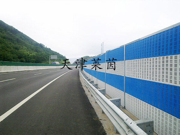 <a href=http://m.xundcs.com/news_article?news_id=125>公路聲屏障</a>