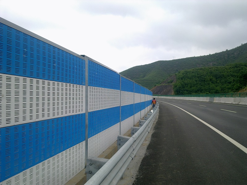 <a href=http://m.xundcs.com/news_article?news_id=127>聲屏障</a>
