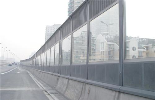 <a href=http://m.xundcs.com/news_article?news_id=133>公路聲屏障</a>