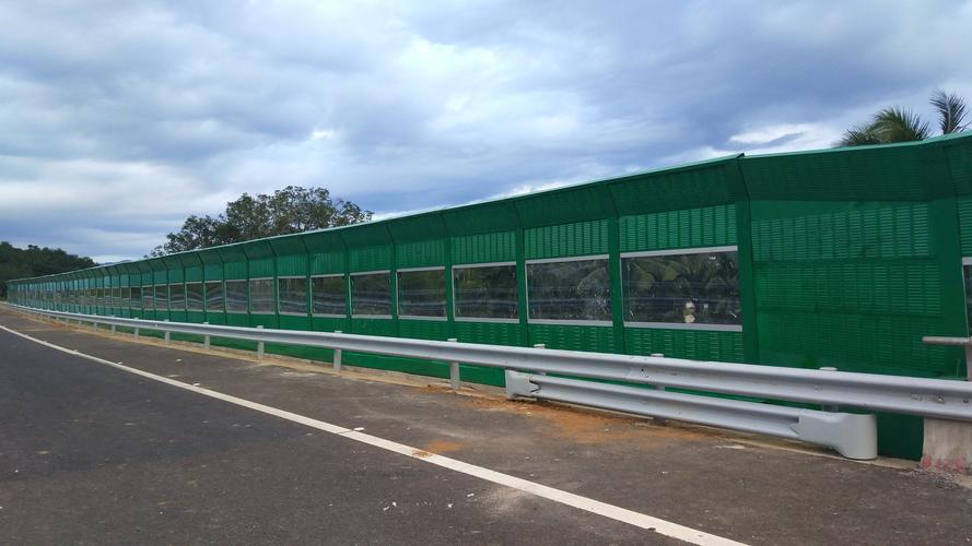 <a href=http://m.xundcs.com/news_article?news_id=144>天津道路聲屏障</a>
